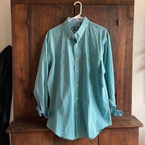 EUC Izod non-iron stretch shirt